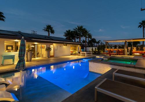 Πισίνα στο ή κοντά στο Luxury Desert Oasis