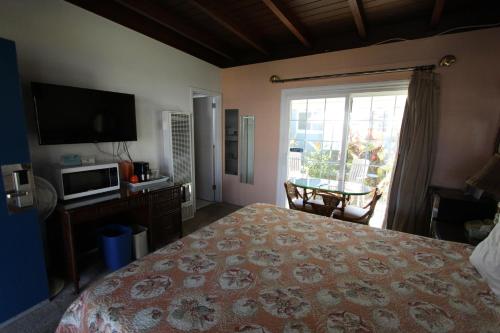 Gallery image of Edgewater Beach Inn & Suites in Santa Cruz