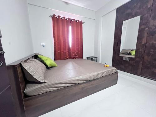 Kama o mga kama sa kuwarto sa 508: Airy One Bedroom Flat