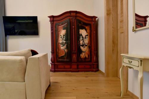 Μια τηλεόραση ή/και κέντρο ψυχαγωγίας στο Dali ApartHOTEL