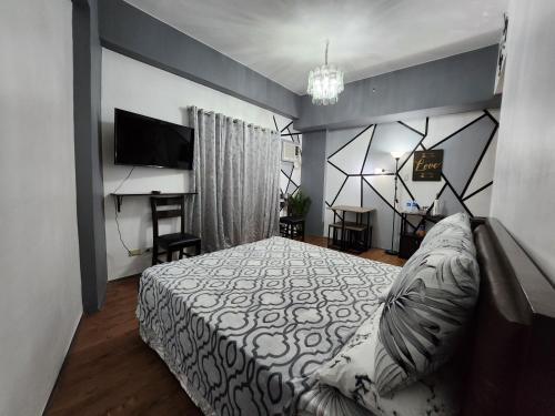 Кровать или кровати в номере Condo Azur Suites A125 Amani Resorts Residences , 5 minutes Airport, Netflix, Stylish, Cozy with Luxurious Swimming Pool
