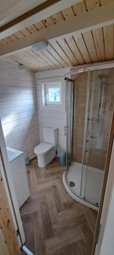 Et badeværelse på The Ocean Lodge