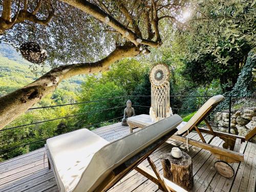 Κήπος έξω από το Domaine Les Deux Roches