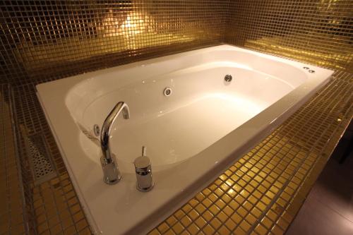 Bilik mandi di Hotel Banwol