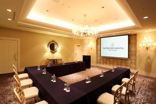 Kawasan bisnes dan/atau bilik persidangan di InterContinental Tokyo Bay by IHG