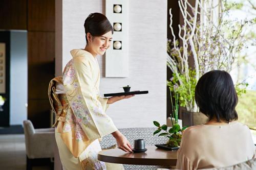 Tetamu yang menginap di InterContinental Tokyo Bay by IHG