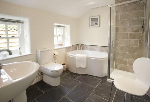 Koupelna v ubytování The Dairy Pembrokeshire