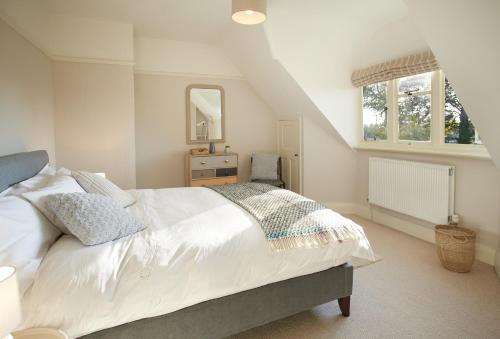 A bed or beds in a room at Green Gables