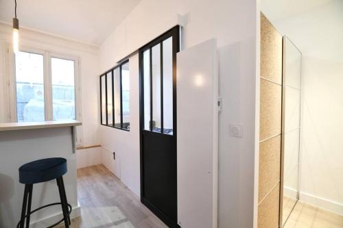 Cozy flat nearby Arc de triomphe, Champs Elysees & Palais des congres
