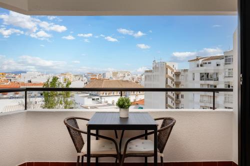 Sunny Studio W/ Balcony in Portimão by LovelyStay
