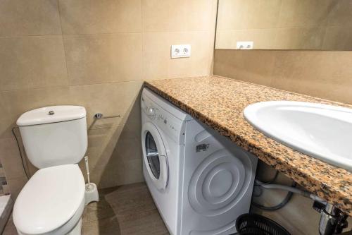 Ένα μπάνιο στο Polcent 8 Apartamento cercano a la playa