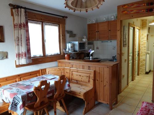 Η κουζίνα ή μικρή κουζίνα στο Apartment Namasté by Interhome