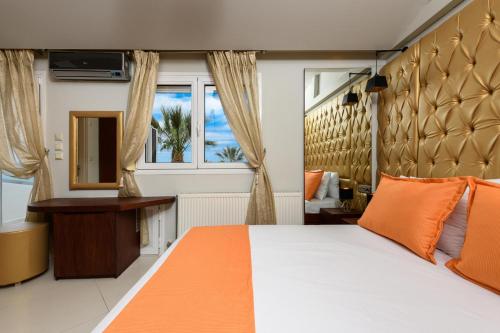 Ένα ή περισσότερα κρεβάτια σε δωμάτιο στο Tarsanas Studios