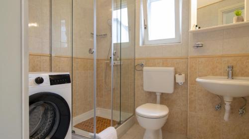 Ένα μπάνιο στο Mozart apartments