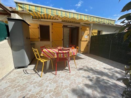 Maison 2 Pièces, Mezzanine, 6 Couchages, Piscine, Proche Mer - Argelès-sur-Mer - FR-1-225-90