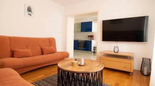 Μια τηλεόραση ή/και κέντρο ψυχαγωγίας στο Mozart apartments