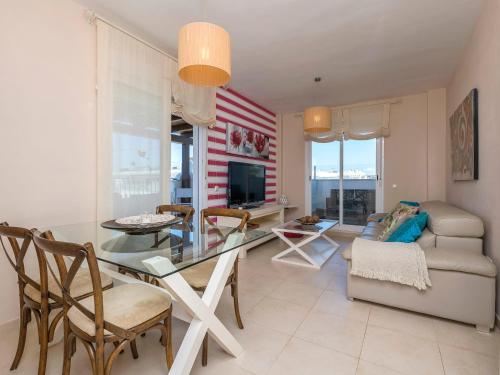 Ruang duduk di Apartment Punta Candor - Seaview by Interhome