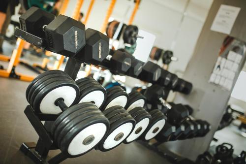 Fitness centrum a/nebo fitness zařízení v ubytování Cozy Two Bedroom Apartment in Caesar Resort & SPA, Long Beach