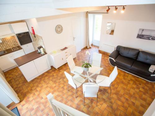 Ruang duduk di Apartment La Malouinière des Longchamps by Interhome