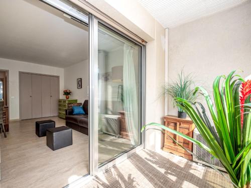Photo de la galerie de l'établissement Apartment Les Sablons by Interhome, à Cannes