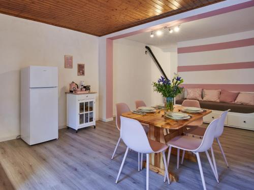 Køkken eller tekøkken på Apartment Ca' Dolce Osteno by Interhome