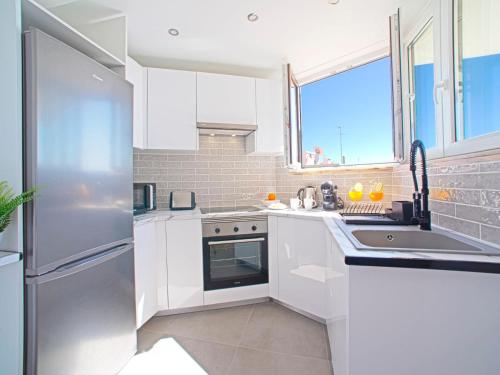 Apartment Lovely Sea View by Interhome