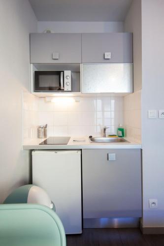 Le Petit Hector -studio cosy avec parking -Debourg