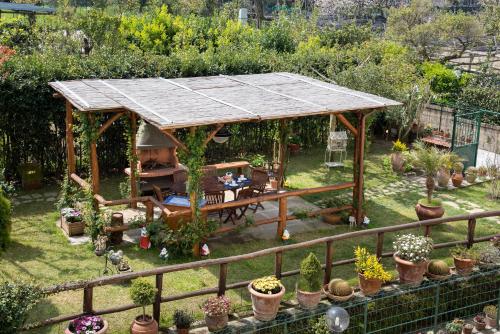 Κήπος έξω από το B&B La Casa Nel Giardino
