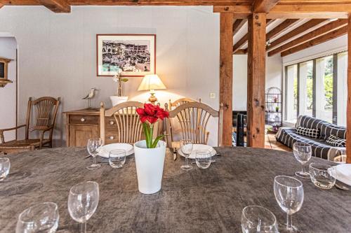 Photo de la galerie de l'établissement Cigalon - Hossegor - Villa Landaise avec superbe Jardin et Piscine Chauffée, à Soorts-Hossegor