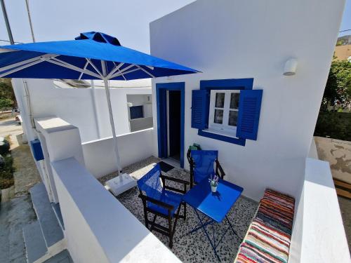 Maraki's Little House Santorini