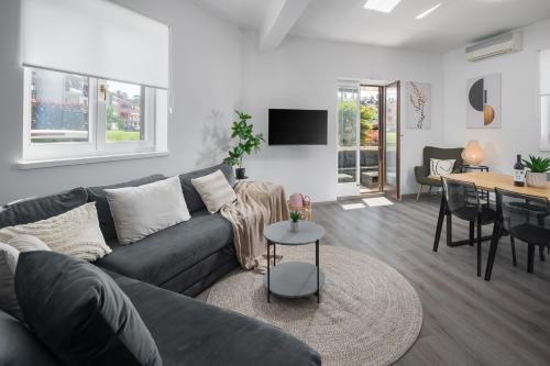 Apartment Adi
