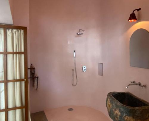 Phòng tắm tại Pala Beach Villa
