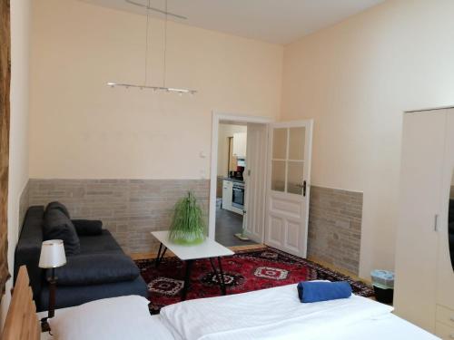 Postel nebo postele na pokoji v ubytování Vienna Comfort Apartments - Borschkegasse 12