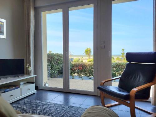 Appartement rez-de-jardin, front de mer, 4 pers, calme, wifi gratuit - FR-1-465-46