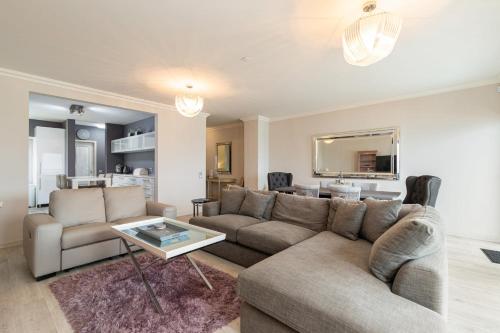 Seaview & Sunsets Apartment