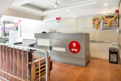 O bucătărie sau chicinetă la OYO Rana Residency Near Western Express Highway Metro Station