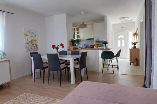 Φωτογραφία από το άλμπουμ του Holiday house DM σε Bobovišća