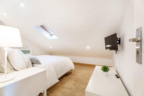 Charming Nazaré Apartment-1 minute to the beach