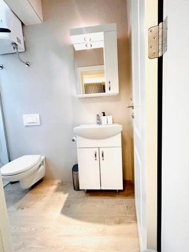Bilik mandi di Pop luxury apartments