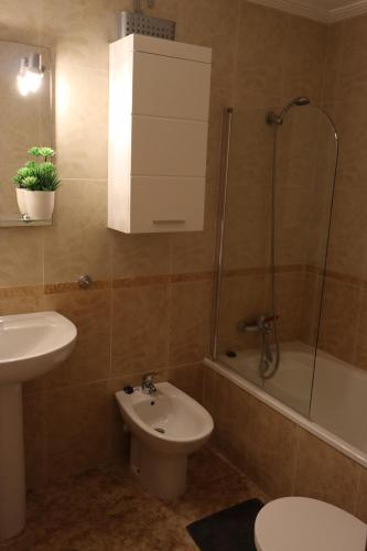 Bilik mandi di Casa Flamingo Private Residence
