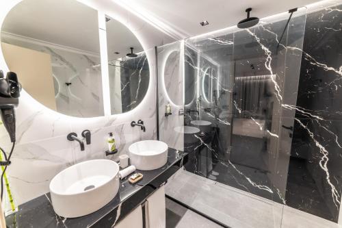 Ένα μπάνιο στο Bella Vasilica Luxury Apartments