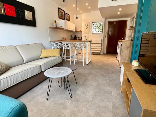 Bd Grosso apt 4 prs, 300m plage, clim, parking