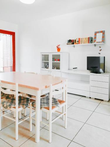 Η κουζίνα ή μικρή κουζίνα στο Incantevole appartamento al primo piano con terrazzo