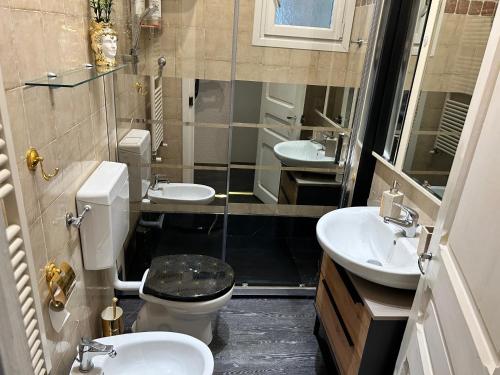 Un baño de House of artist