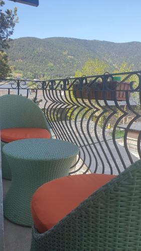  Residencia Aldosa -  Room  picture :   Shower    Bath    TV                           