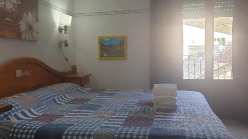  Residencia Aldosa -  Room  picture :   Shower    Bath    TV                           