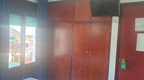  Residencia Aldosa -  Room  picture :   Shower    Bath    TV                           