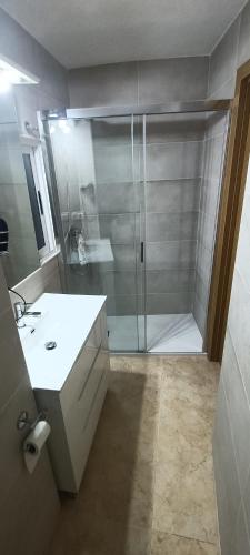 Apartamento con 3 dormitorios 3 minutos hasta la playa
