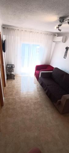 Apartamento con 3 dormitorios 3 minutos hasta la playa