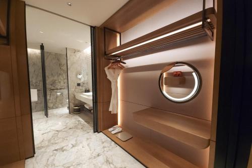 Ein Badezimmer in der Unterkunft Crowne Plaza Chaozhou Riverside by IHG